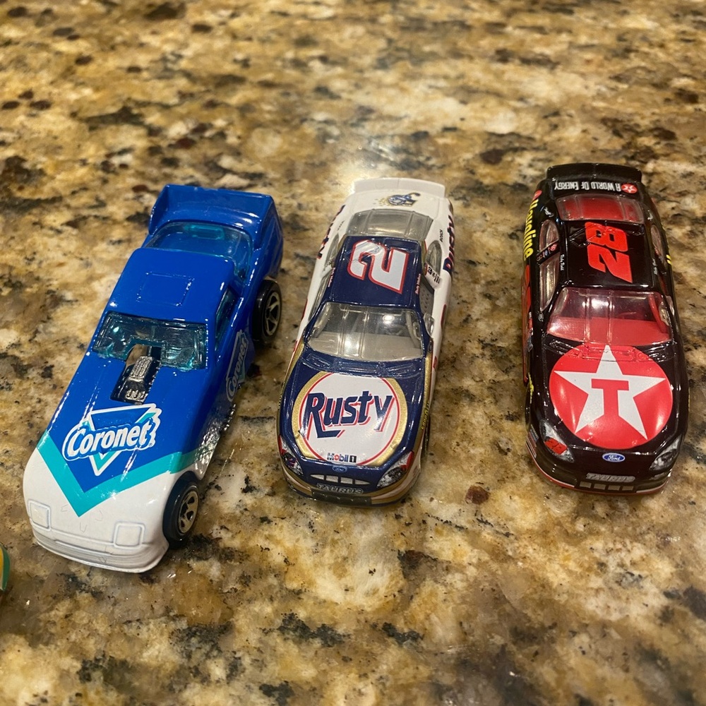 Colorful Racing Toy Cars Set - Picture 3 of 15